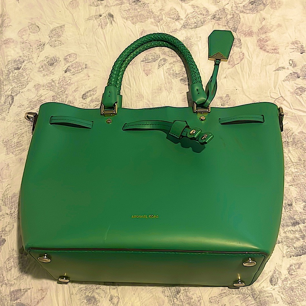 Michael Kors Bag w/ original bag strap